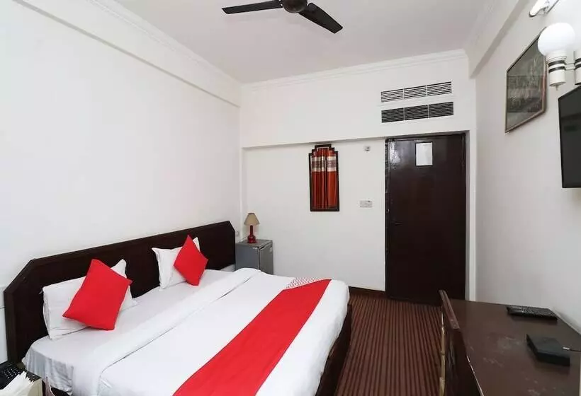 Oyo 29566 Hotel Mid Town