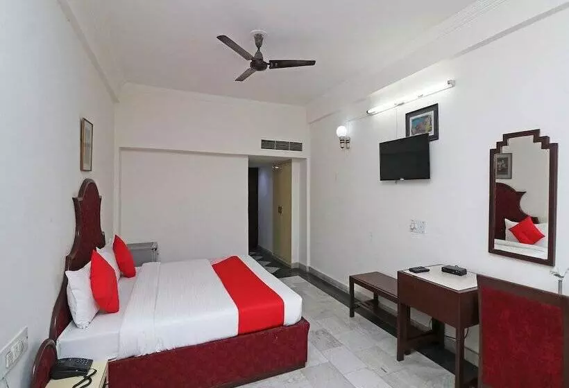 Oyo 29566 Hotel Mid Town