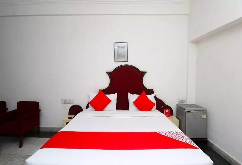 Oyo 29566 Hotel Mid Town