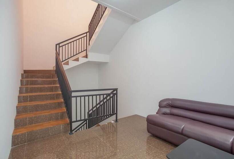 بنسيون Reddoorz @ Kertajaya Surabaya