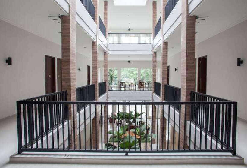 Pension Reddoorz Syariah Near Universitas Negeri Malang