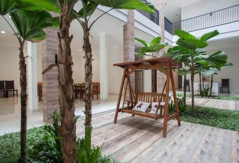 ペンション Reddoorz Syariah Near Universitas Negeri Malang