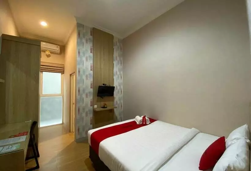 ペンション Reddoorz Syariah Near Universitas Negeri Malang