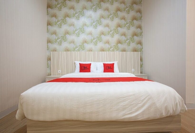 Pension Reddoorz Syariah Near Universitas Negeri Malang