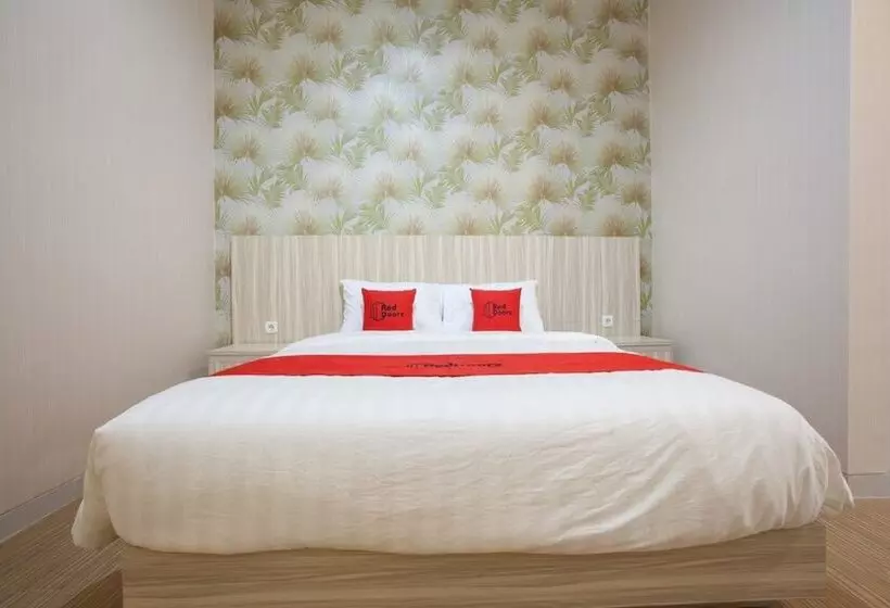 ペンション Reddoorz Syariah Near Universitas Negeri Malang