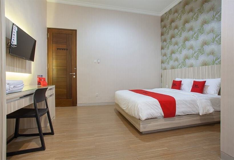 Pension Reddoorz Syariah Near Universitas Negeri Malang