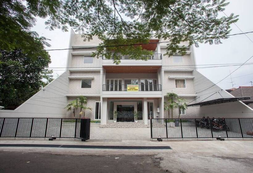 Pension Reddoorz Syariah Near Universitas Negeri Malang