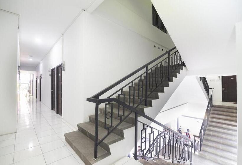 פנסיון Cattail Guest House Pontianak