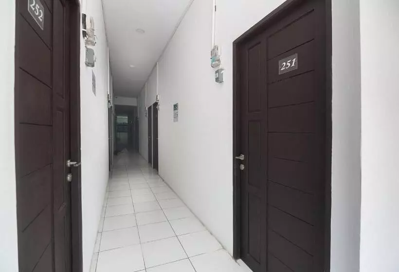 پانسیون Cattail Guest House Pontianak