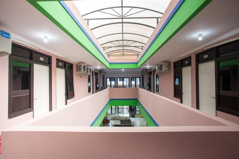 פנסיון Reddoorz Near Petra University 2