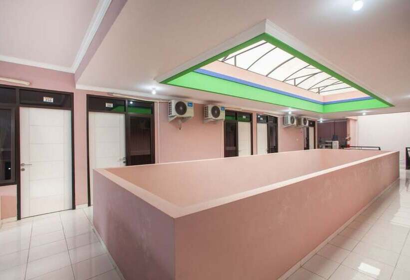 פנסיון Reddoorz Near Petra University 2