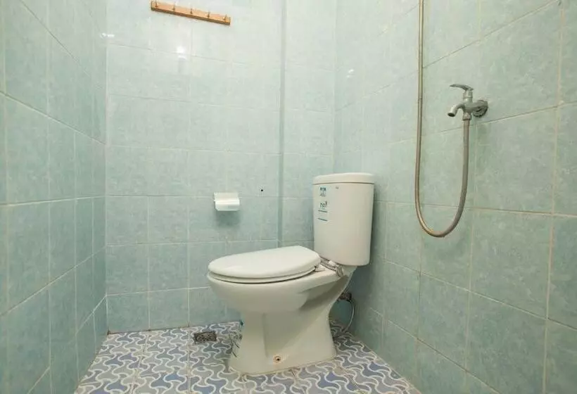 Majatalo Reddoorz Near Petra University 2