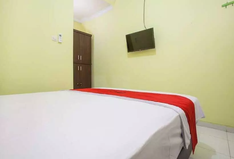 Majatalo Reddoorz Near Petra University 2