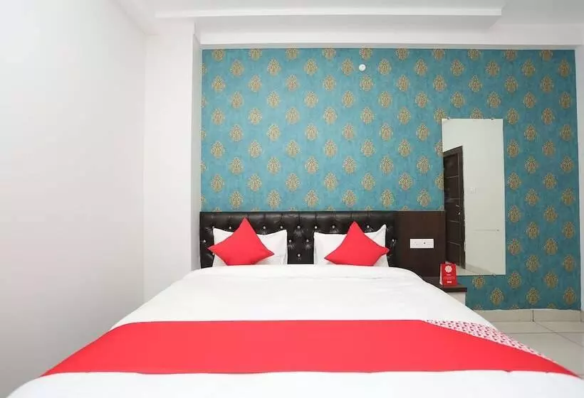 ホテル Capital O 26711 Mukesh Palace