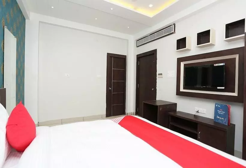 ホテル Capital O 26711 Mukesh Palace