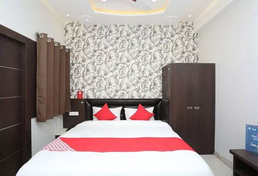 ホテル Capital O 26711 Mukesh Palace