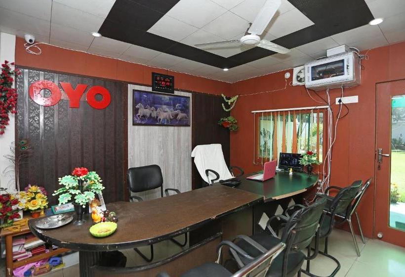 Oyo 24529 Hotel Oasis