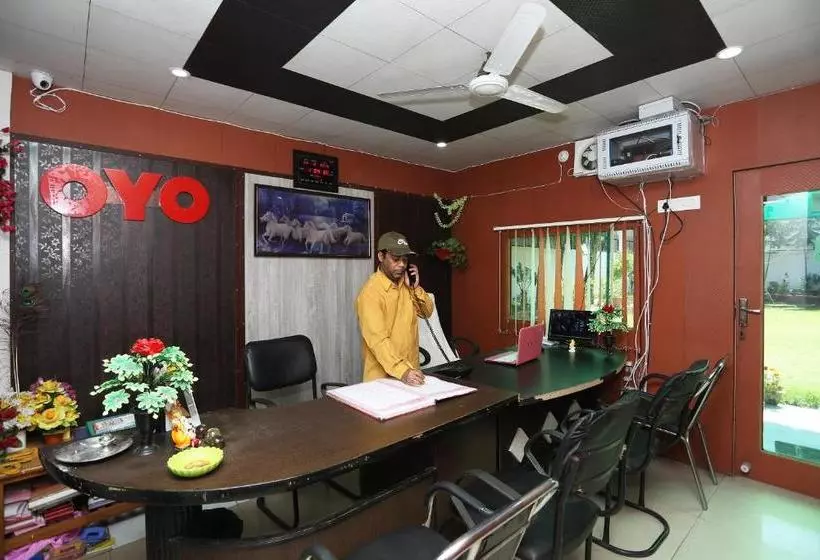 Oyo 24529 Hotel Oasis