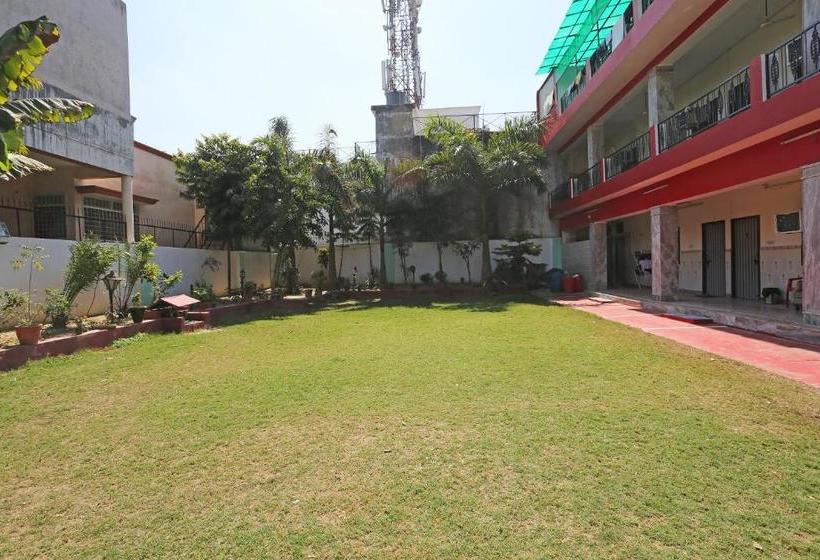 Oyo 24529 Hotel Oasis