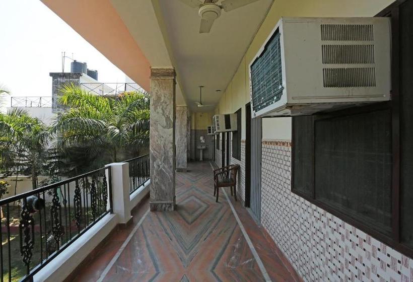 Oyo 24529 Hotel Oasis