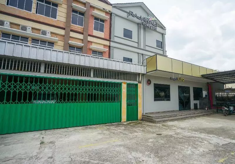 ホテル Oyo 568 Rajawali Residence