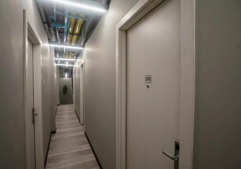 ホテル Oyo 568 Rajawali Residence