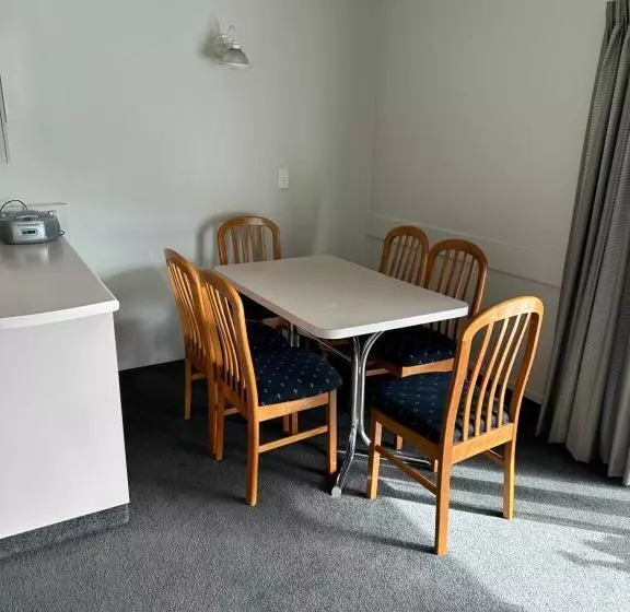 Motelli Helensborough Motor Inn