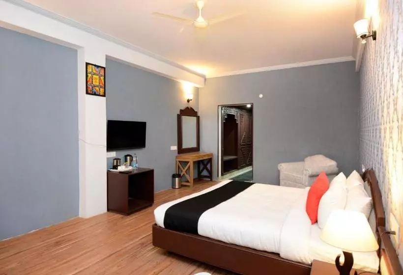 ホテル Capital O 35578 Ziba Resort