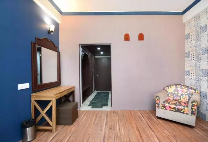 ホテル Capital O 35578 Ziba Resort