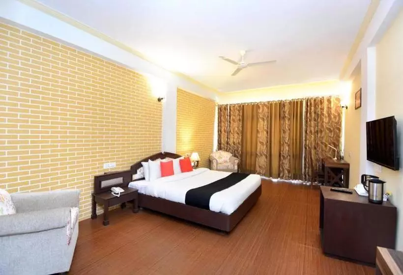 ホテル Capital O 35578 Ziba Resort