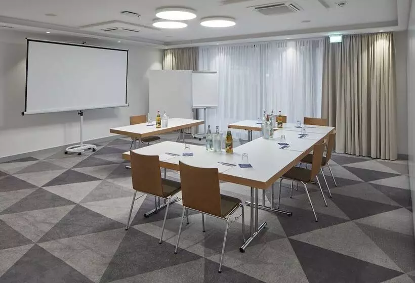 ホテル Holiday Inn Express   Merzig, An Ihg