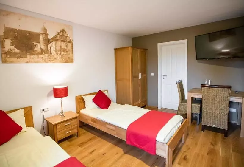 Hotelli Schloss Buchenau