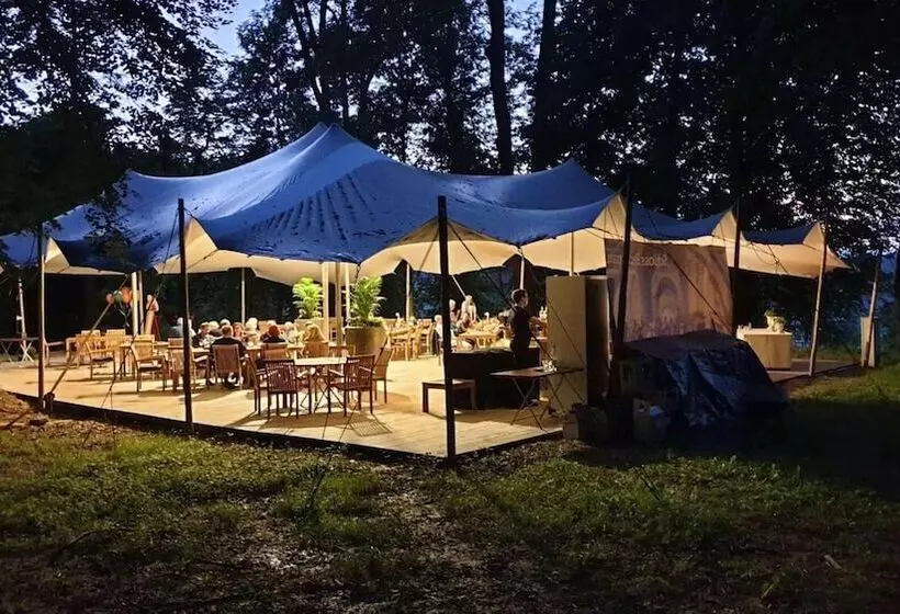 Hotelli Schloss Buchenau