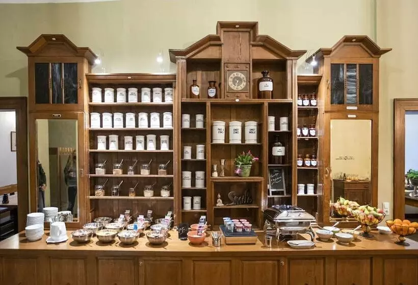 Hotelli Schloss Buchenau