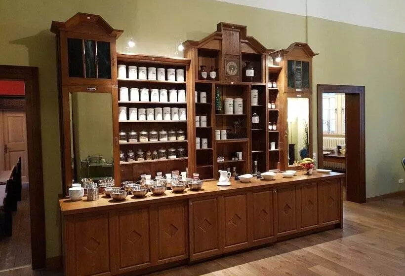 Hotelli Schloss Buchenau