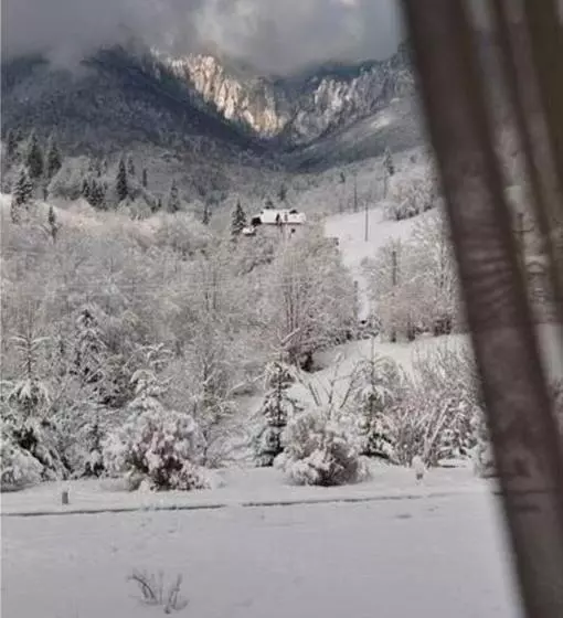 Pensiunea Aurora Izvorul Muntelui