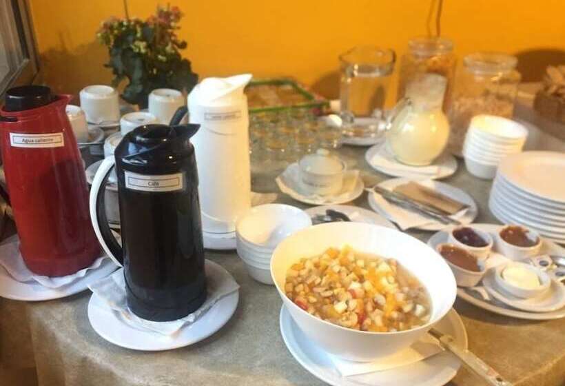 Bardas Hotel Cinco Saltos