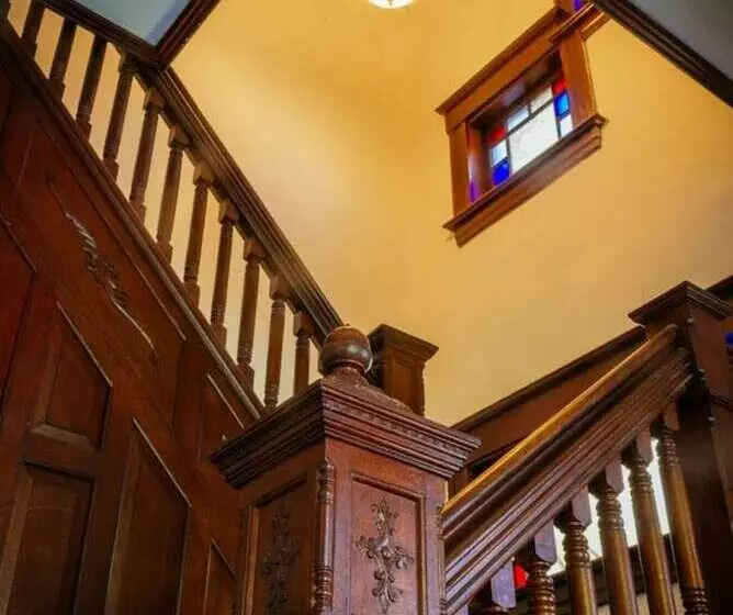 Burdett House Bed & Breakfast