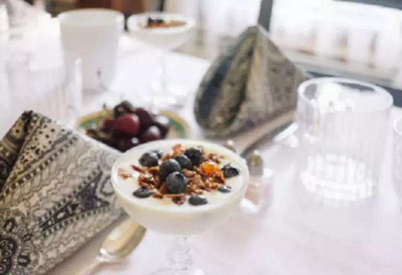 Burdett House Bed & Breakfast