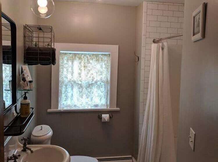 Burdett House Bed & Breakfast