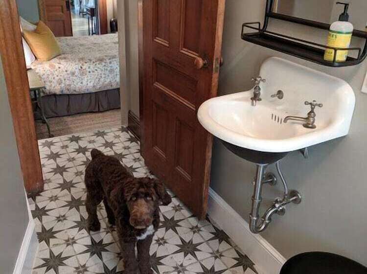 Burdett House Bed & Breakfast