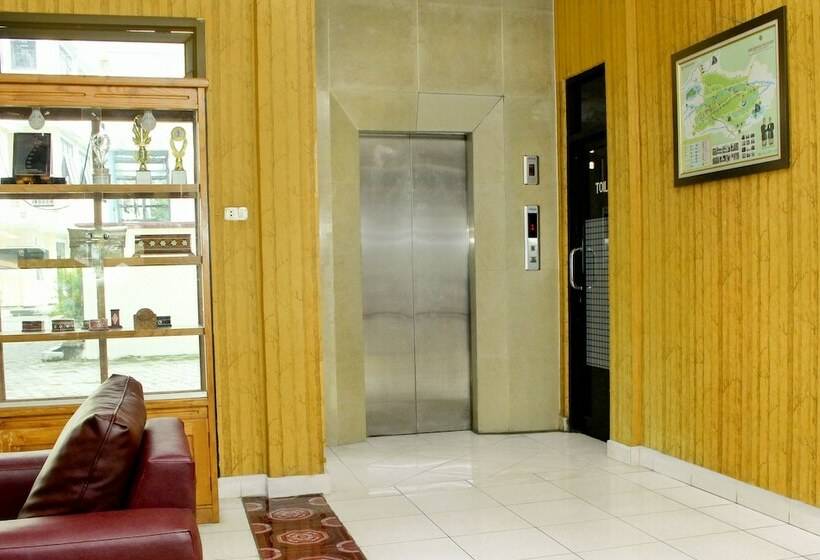 호텔 Hakmaz Taba Syariah Lubuk Linggau