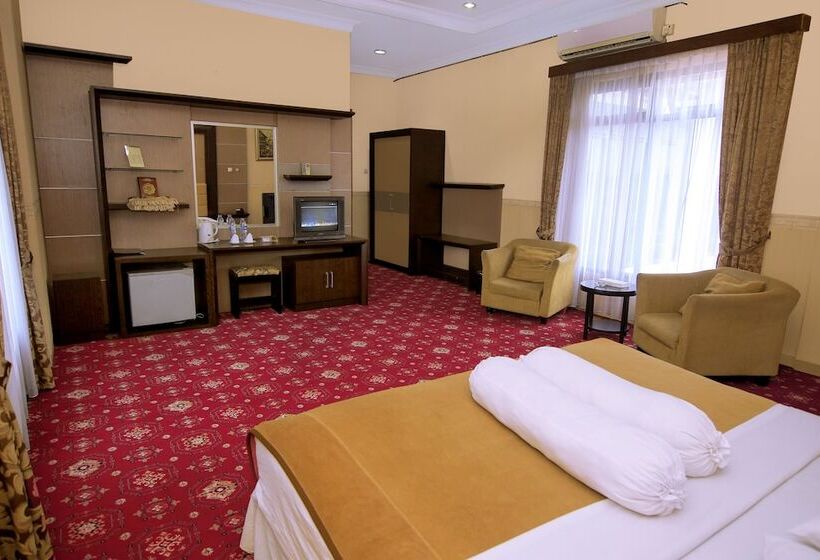 호텔 Hakmaz Taba Syariah Lubuk Linggau