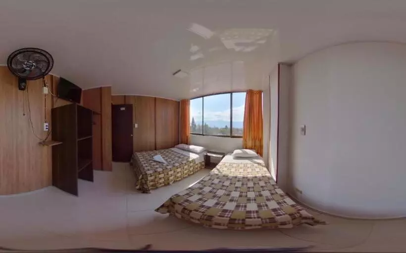 Hotelli Mónaco De Fusa