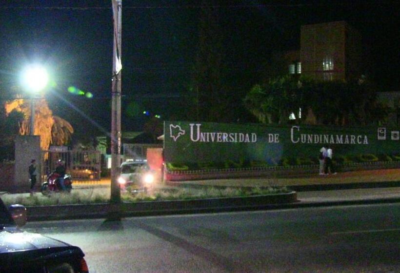 Отель Mónaco De Fusa