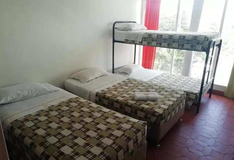 Hotelli Mónaco De Fusa