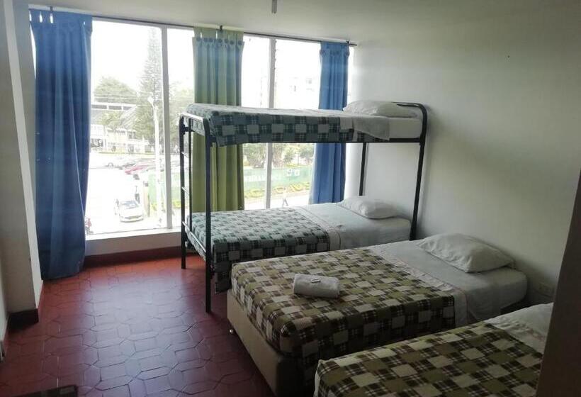 Отель Mónaco De Fusa