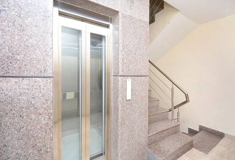 Oyo 28335 Hotel Classic