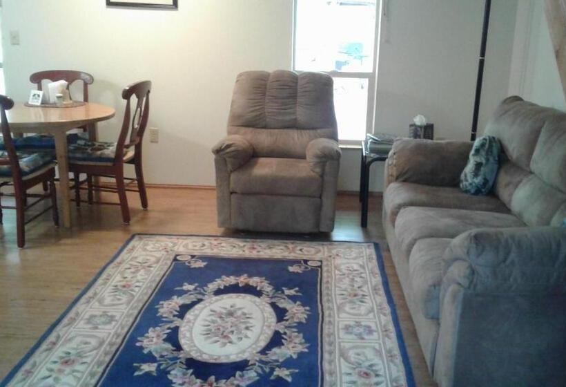 ペンション Alaska's Northland Inn