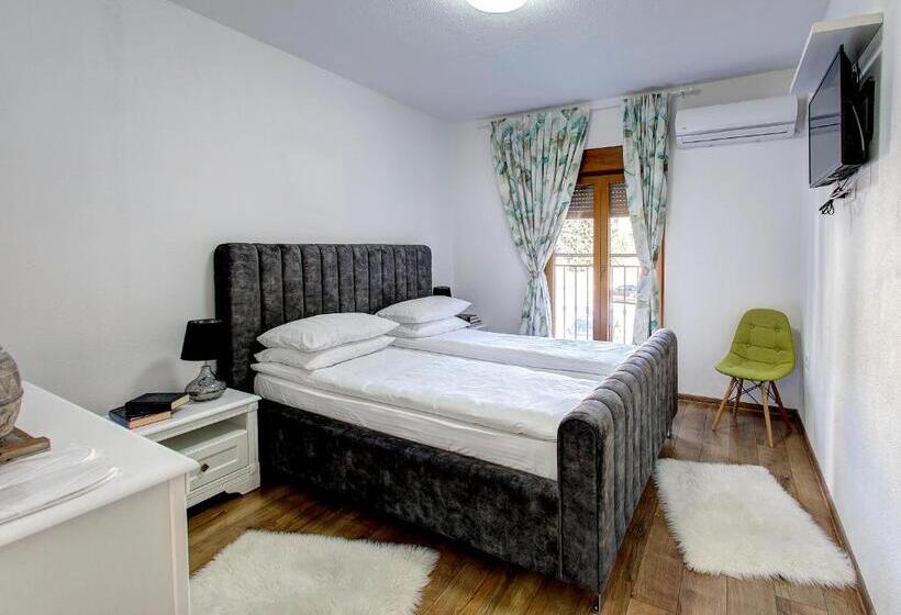 پانسیون Guesthouse Check In